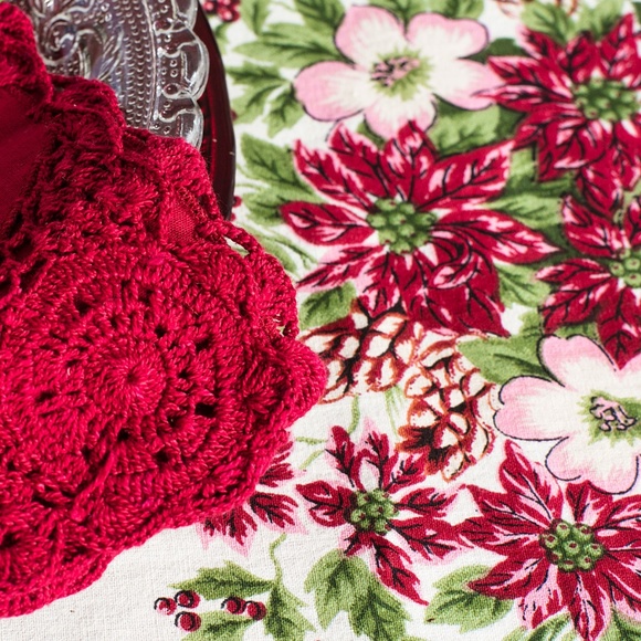 April Cornell Tablecloth Tis the Season 54x54 NWT - Picture 2 of 4